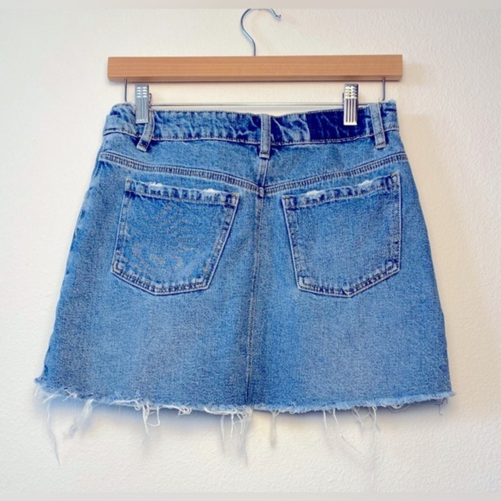 Zara TRF Denim‎ Mini Skirt Raw Hem Frayed Light Wash Zip Detail Size S - Picture 2 of 6